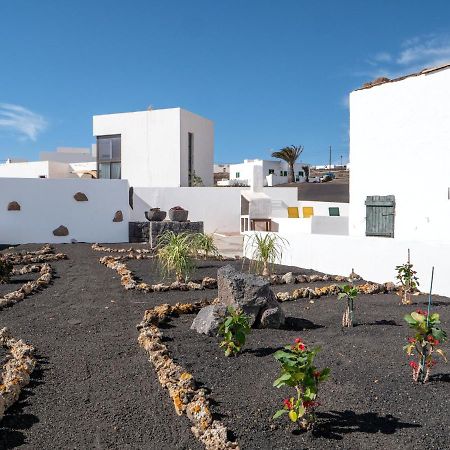 Comfortable House In Tias With Free Parking Exterior foto