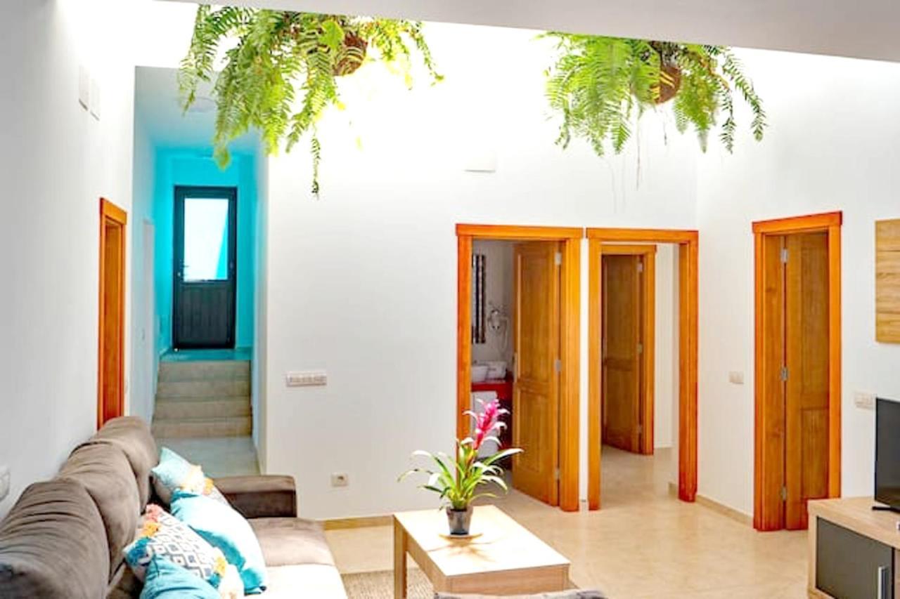Comfortable House In Tias With Free Parking Exterior foto