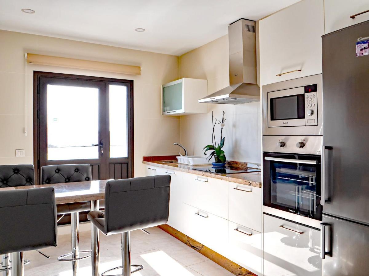 Comfortable House In Tias With Free Parking Exterior foto